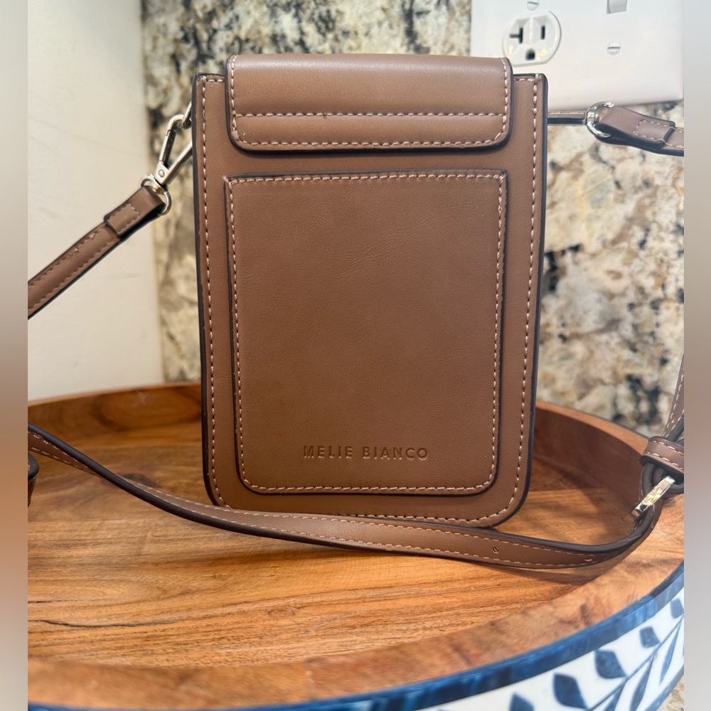EUC Melie Bianco Tan Crossbody Cellphone Gorgeous Leather - Picture 2 of 6